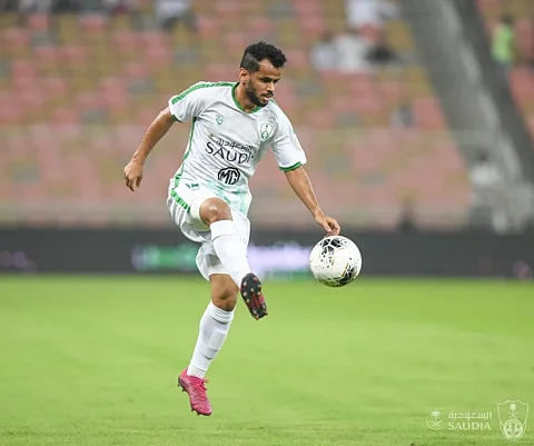 عبدالفتاح عسيري يحسم موقفه ويقترب من التوقيع للهلال
