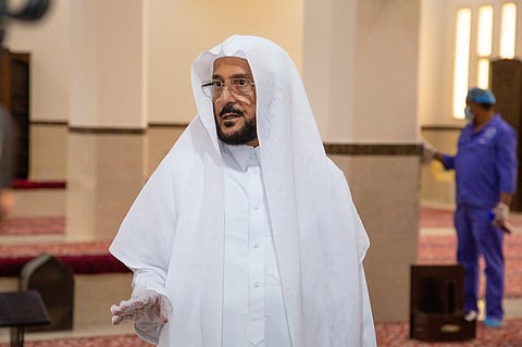 شاهد.. وزير الشؤون الإسلامية يتفقد عددًا من المساجد والجوامع بالرياض للتأكد من جاهزيتها