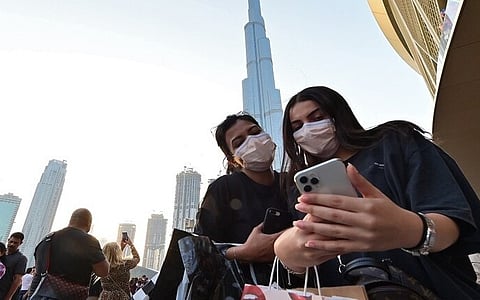 الإمارات تسجل 635 إصابة جديدة بفيروس كورونا المستجد