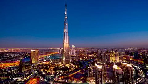 بالكمام والتباعد.. فتح المراكز والمؤسسات التجارية بدبي بنسبة 100%