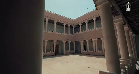 شاهد.. "قصر البديعة" بالرياض وأجزاؤه الثلاثة وسط المزارع.. هذه مميزاته