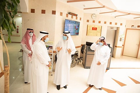 الخرج .. "الحامد" يدشن العيادات الافتراضية لمستشفى جامعة الأمير سطام