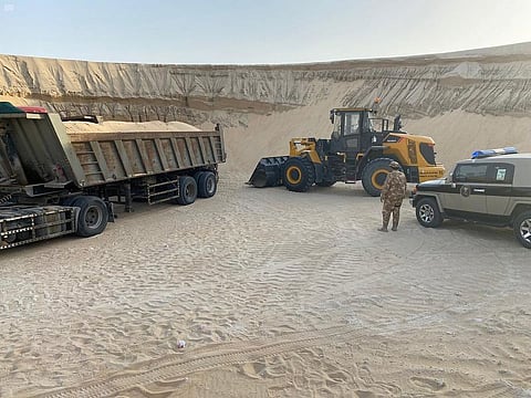 طوارئ "المجاهدين" بالشرقية تطيح بلصوص تجريف الأراضي ونهل الرمال