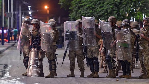 لليوم الثالث.. مواجهات عنيفة ليلًا بين المحتجين والجيش شمالي لبنان