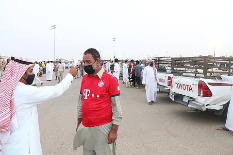 شاهد عودة الحياة إلى سوق الخميس بـ"قوز القنفذة".. و"الشيخي": متابعتنا مستمرة