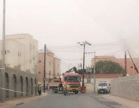 توفي صعقًا.. التحقيق في وفاة "فني كهرباء" بالمخواة