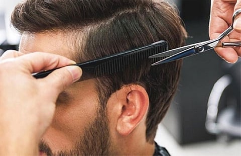 مع الحذر.. الحركة تدب في صوالين الحلاقة والمراكز الرياضية بحائل