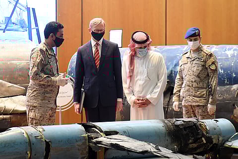 المبعوث "هوك" من الرياض: العقوبات وضعت إيران وحزب الله في أزمة مالية .. و "الجبير" يميط اللثام عن مصادرة المملكة لشحنة أسلحة لميليشيا الحوثي