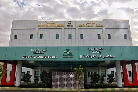 بعد 18 شهرًا من تشغيله الأولي.. إعلان لمستشفى بيشة للولادة يستفز الأهالي