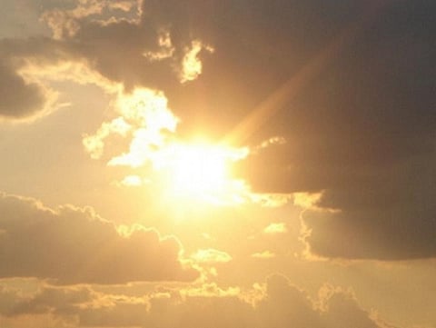 أجواء شديدة الحرارة في أغلب المناطق نهارًا واستمرار الأمطار الرعدية على مصايف المملكة