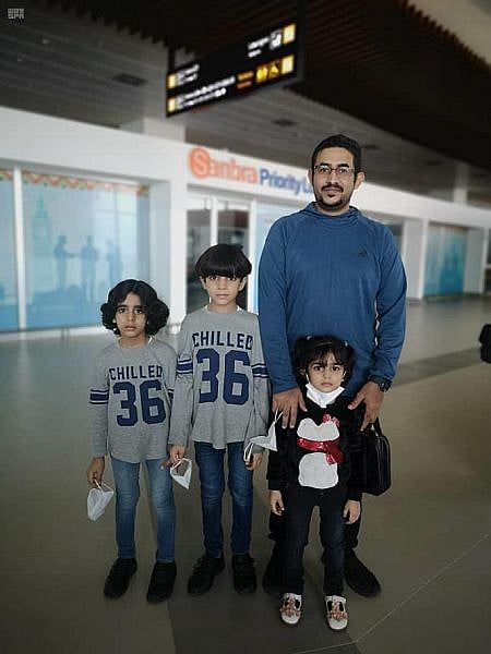 سفارتا المملكة في غانا وتوغو تيسران عودة 24 مواطنًا ومواطنةً إلى أرض الوطن