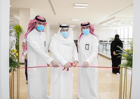 "أمين الجوف" يدشن المركز الإعلامي لأمانة المنطقة ويطلع على التجهيزات