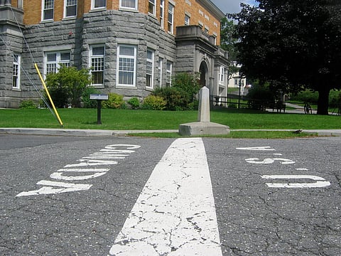 أمريكا تمدد القيود المفروضة على السفر إلى كندا والمكسيك حتى 20 أغسطس