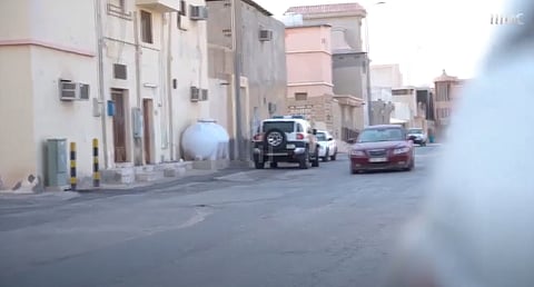 جريمة غامضة تهز الأحساء.. نحر 4 فتيات وانتحار شاب من أسرة واحدة في غياب الوالدين!