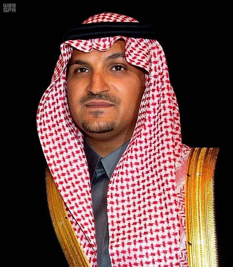 مساعد رئيس الاستخبارات العامة يرفع التهنئة لخادم الحرمين بمناسبة نجاح العملية الجراحية