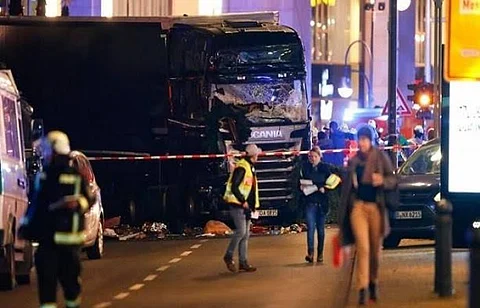 سيارة تدهس حشداً في برلين و7 مصابين على الأقل