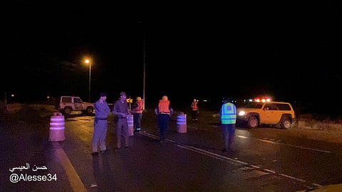 "مدني القنفذة" يستنفر للحفاظ على الأرواح والممتلكات مع استمرار السيول والأمطار