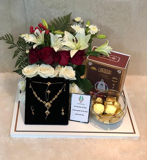 "تنمية البديع" بالأفلاج تكرم سبعينية اختتمت حفظ القرآن بعد 25 عامًا من الإصرار