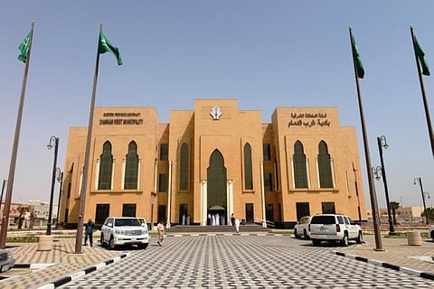 الدمام.. ضبط 8 أطنان مواد غذائية منتهية الصلاحية في شقة سكنية