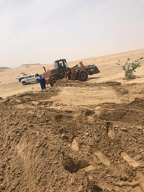 الليث.. لجنة رباعية تردم بئراً مكشوفة عقب تداول فيديو عن خطورتها