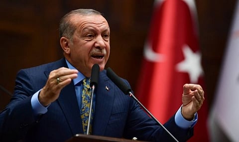 تناقضات أردوغان.. هدَّد بسحب سفيره من أبو ظبي وتجاهل تطبيع 71 عامًا مع إسرائيل