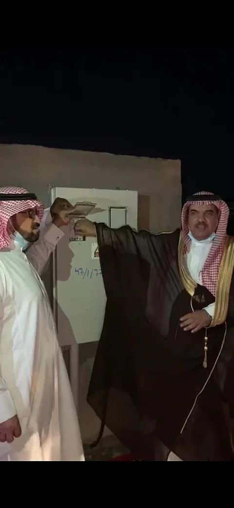 "بلدية تربة" تطلق التيار الكهربائي لإنارة مركز خالدية حضن