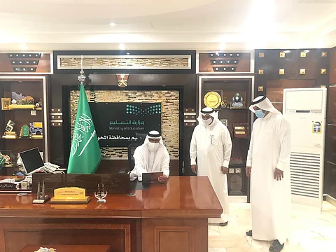 مدير تعليم المخواة يطلق "بيتي مدرستي" لتحفيز أسر الطلاب