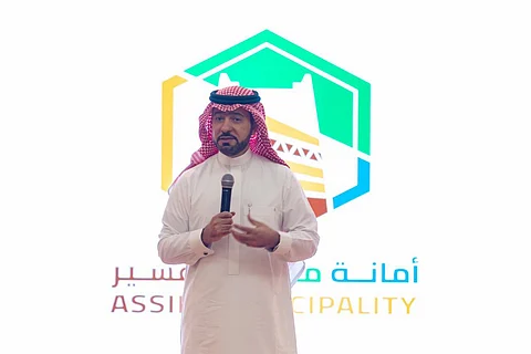 وزير الشؤون البلدية والقروية يدشن الشعار الجديد لـ"أمانة عسير"