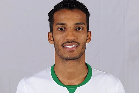 جماهير "النصر" تشن هجومًا لاذعًا على "هزازي" بعد تهنئته لـ"الهلال"