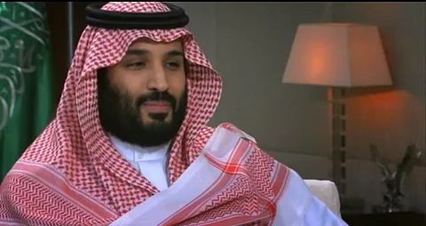 "لن ينجو أحد تورَّط في الفساد أيًّا كان وزيرًا أو أميرًا".. أفعال لا أقوال
