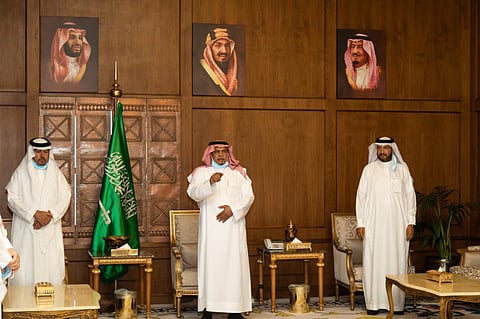 "تركي بن طلال" يشهد تنازل مواطن عن قاتل ابنه