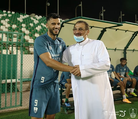 الأهلي يعاود تدريباته استعداداً لمواجهة أبها.. وكيال يجتمع باللاعبين