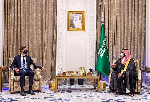 ولي العهد يبحث مع "كوشنر" استئناف المفاوضات بين الجانبَيْن الفلسطيني والإسرائيلي