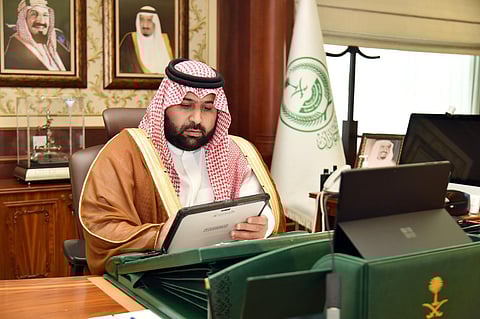 نائب أمير جازان يدشن برنامج "المسعف الإلكتروني" لتقليل زمن البلاغات