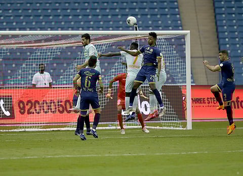 الاتحاد والتعاون والفتح الأقرب للبقاء.. ضمك والحزم في حكم المغادرين