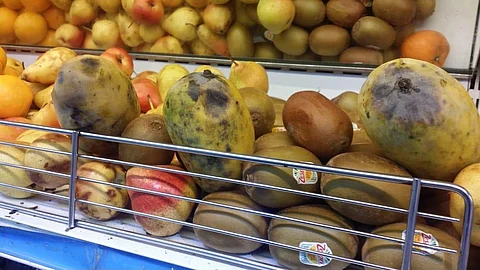 32 مخالفة للاشتراطات الصحية في الطائف