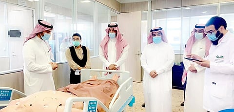 شاهد.. وكيل جامعة شقراء للشؤون التعليمية يتفقَّد كليات الدوادمي وساجر والقويعية