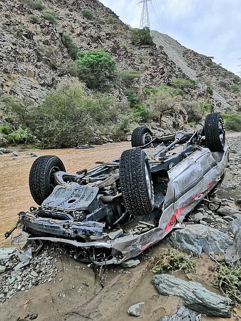 سيول بحر أبو سكينة تجرف مركبة بداخلها 3 أشخاص.. نجوا بأعجوبة