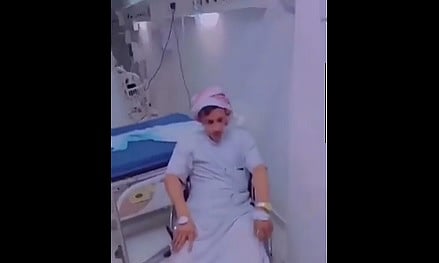 في رفحاء.. مواطن يتجرّع السم لإنقاذ صديقه من لدغة عقرب