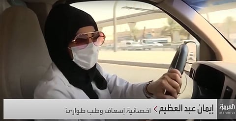 "إيمان" تروي تجربتها في قيادة سيارة الإسعاف: البداية كانت مع مُصابي "كورونا"