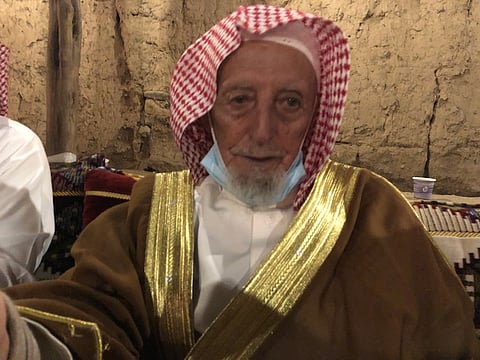 أبو صالح "آخر من وُلد بالقرية الأثرية بعسير".. تزوج 7 نساء ويقول: "الخير الآن واجد والناس تغيرت"