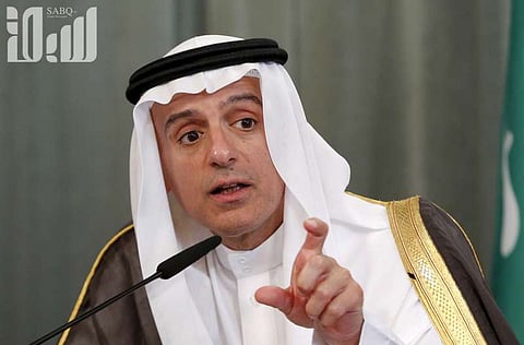 "القوات فوق الجسر".. رد سعودي حازم على "كلينتون" حسم دخول "درع الجزيرة" للبحرين