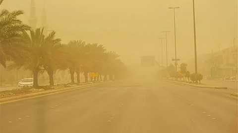 طقس الثلاثاء.. "الأرصاد": رياح نشطة مثيرة للأتربة والغبار على هذه المناطق