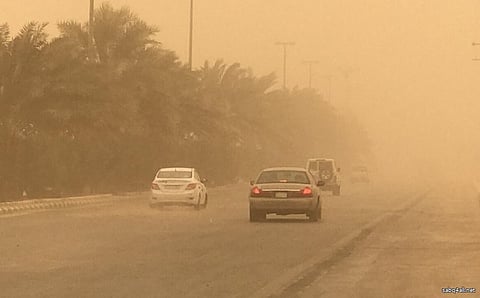 "الأرصاد" تنبّه لرياح سطحية نشطة على حائل