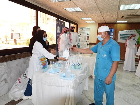 "احذر ما زال بيننا".. حملة للوقاية من "كورونا" بمكة