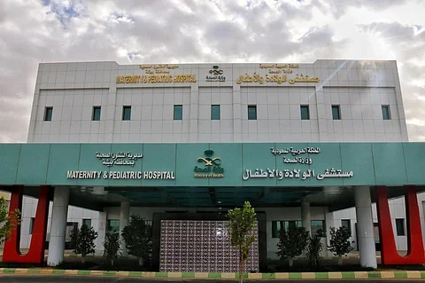 انسداد عظمي وليونة.. تدخّل طبي يُنقذ حياة "مولودة الـ9 أيام" ببيشة