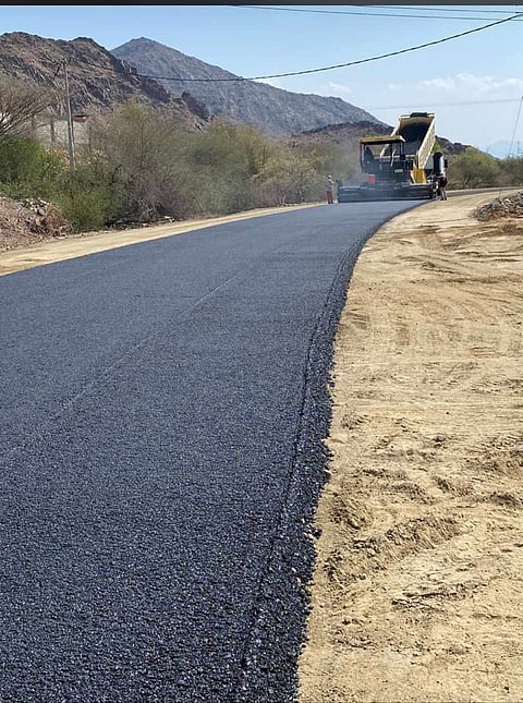 حلم الـ38 عامًا إلى النور.. نهاية سعيدة لمعاناة "آل عباس العرضيات" مع طريقهم