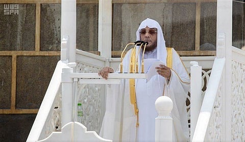 خطيب الحرم المكي: ليس للإنسان أن يدع السعي متّكلًا على القدَر