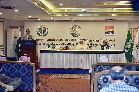 "إغاثي الملك سلمان" يوزّع 7 آلاف سلة غذائية في إقليم السند بباكستان