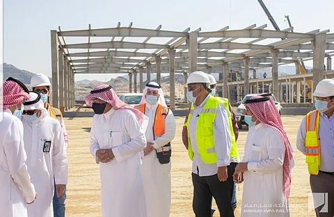 أمين العاصمة المقدسة يتفقَّد مرافق مشروع حافلات مكة